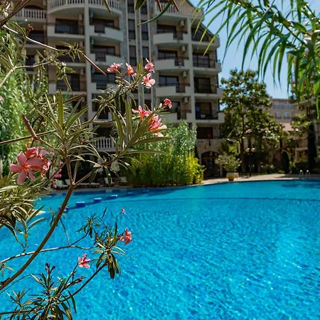 דירה With Balcony In Cascadas
